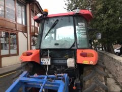 Kubota M7040 Sağ kapı Camı (Fitil Dahil)